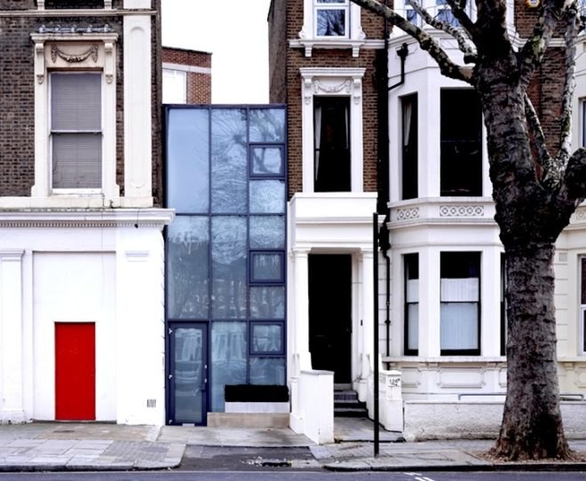 Maida Vale, London, London architecture, Boyarsky Murphy Architects, skinny house, narrow house, sliver house, wedge-shaped site, wedge-shaped building, tinted windows, natural light, split-level, skylight, glass facade