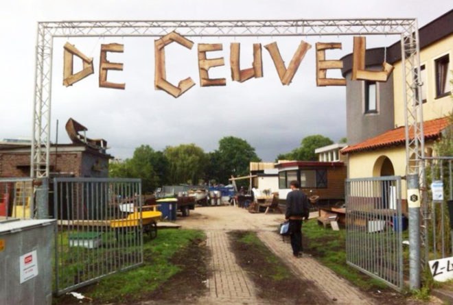 green design, eco design, sustainable design, De Ceuvel, brownfield, recycled houseboat, space&matter, urban oasis Amsterdam, soil cleansing plants