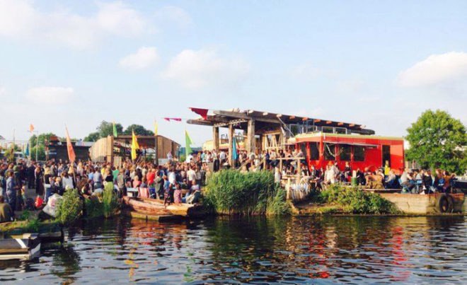 green design, eco design, sustainable design, De Ceuvel, brownfield, recycled houseboat, space&matter, urban oasis Amsterdam, soil cleansing plants