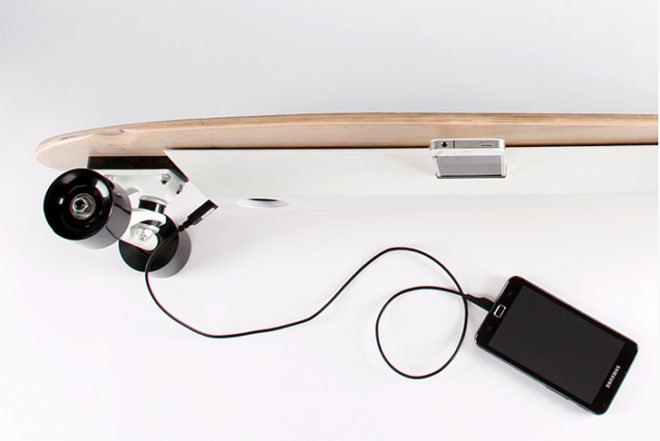 Bjorn van den Hout, Chargeboard, charges iPhone, energy efficient device, Dutch design, docking station for music, kinetic energy