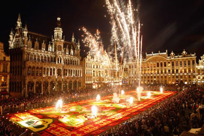 flower carpet, flower carpet brussels, brussels flower art, begonia art, begonia art, flower art, flower mandala, grass wheel, rolled turf, public art brussels