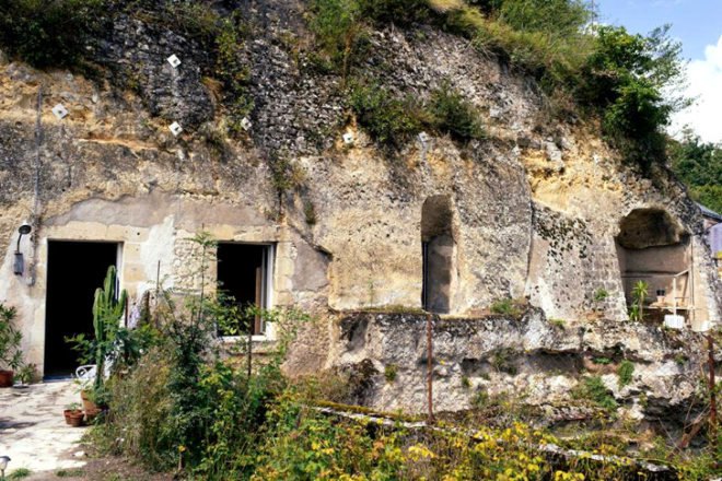 Chez Hélène-Amboise Troglodyte, cave home, cave, grotto, troglodyte, France, Loire Valley, Amboise, Alexis Lamoureux, Lotte van Riel, renovations, stone, French cave home