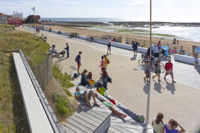Dune Habitee, Dune Inhabited, The Architectes, dune landscape, french seaside, beach shop, watersport shop, daylighting