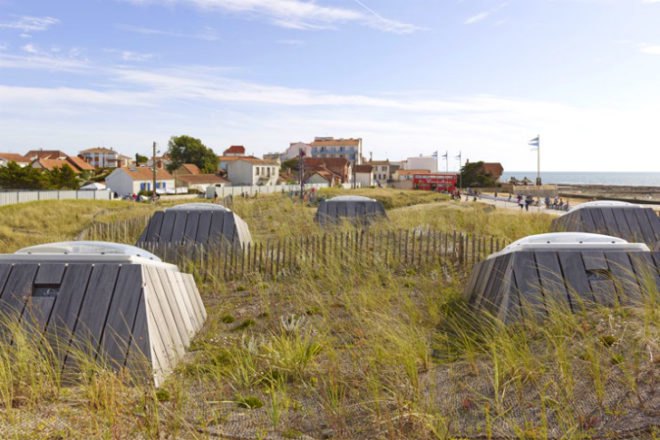 Dune Habitee, Dune Inhabited, The Architectes, dune landscape, french seaside, beach shop, watersport shop, daylighting
