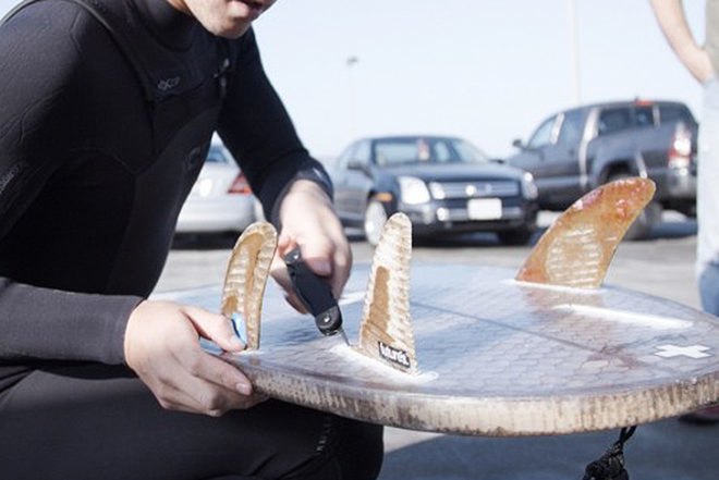 Signal Snowboards, Ernest Packaging Solutions, Cardboard Surfboard, recyclable material, honeycomb cardboard, sustainable surf