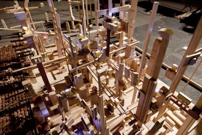 Valencia, fallas festival, bipolaire arquitectos, pink intruder, spain, urban installation, wood waste, recycled wood, urban intervention,