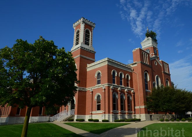 green roof, indiana, greensburg, tree in the tower, tree growing on the roof, greensburg courthouse tree, tower tree, rooftop tree, odd Americana, eco-travel, eco-tourism, tafline laylin
