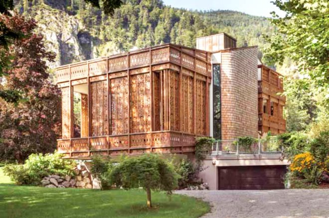 lakeside villa Austria, wooden shade screens, wood screen, wood facade, Viennese architects, Alexander Diem, Austrian architecture, facade patterns, patterns, wood patterns, traditional patterns, residential architecture