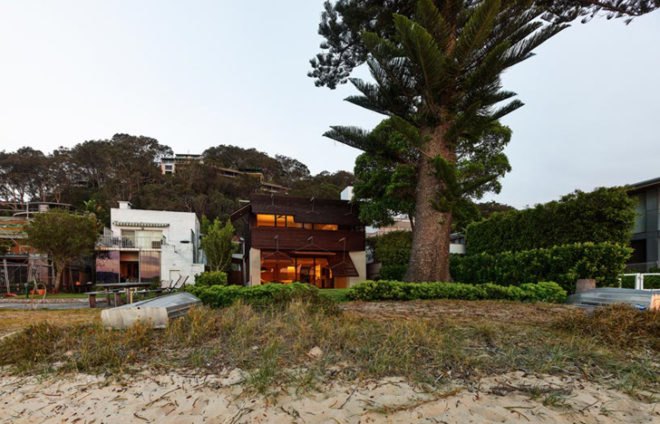 green design, eco design, sustainable design, Andrew Burges Architects, Pittwater House, Beach House, timber shade facade, Sydney Australia