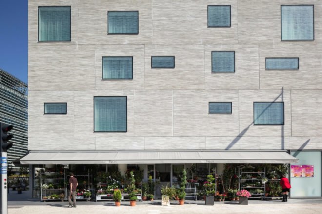 Carre Seine, Pietri Architectes, Issy-les-Moulineaux, eco apartments, energy efficient apartments, eco development, paris, france