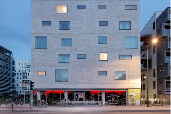 Carre Seine, Pietri Architectes, Issy-les-Moulineaux, eco apartments, energy efficient apartments, eco development, paris, france