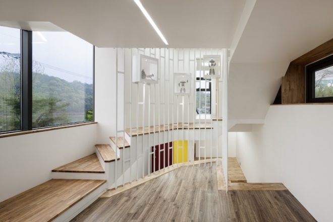 skip floor, conan house, moon Hoon, south korea, bangdong, toy-like architecture, polygonal house, slide, playroom, central atrium, asymmetrical house,