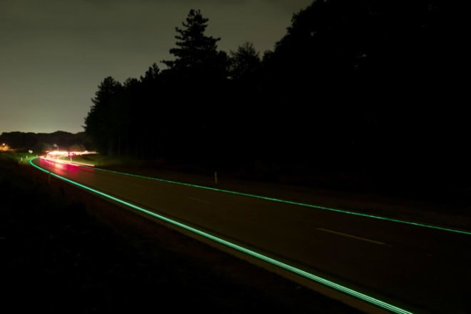 green design, eco design, sustainable design, Daan Roosengaarde, Smart highways, Glowing Highways, Heijmans Infrastructure, solar powered highway, Glowing Lines