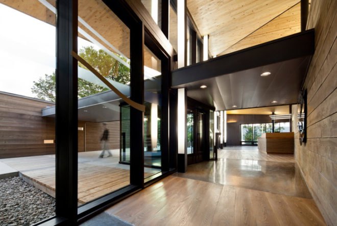 Discovery Centre Québec, Canada, Smith Vigeant Architects, wooden architecture, wooden structure, wood facade, rustic house, lake house, facade design, Canadian architects