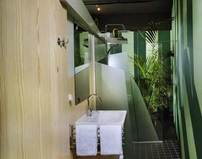 Volkshotel, Amsterdam, Netherlands, Jasper Eustace, Jos Blom, tiny hotel room, hotel room, hotel pod, architecture, mountain-inspired architecture