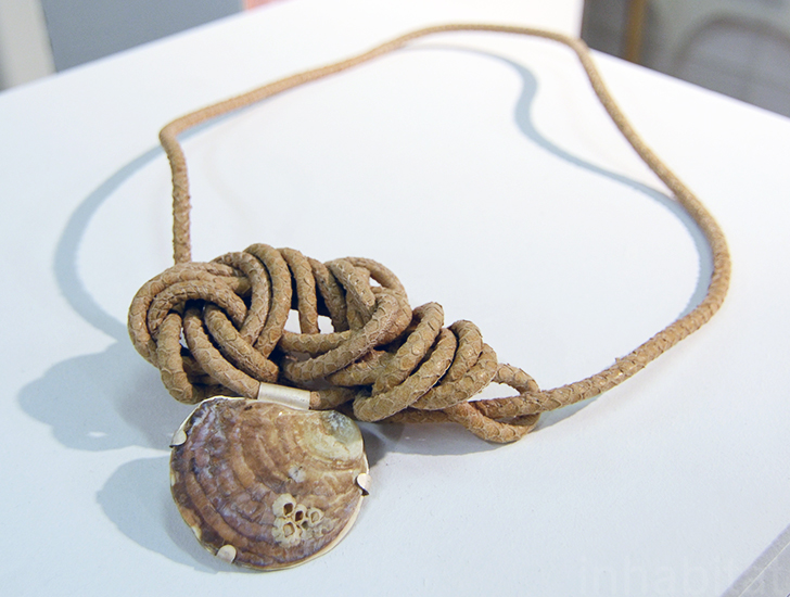 Hydrophobia, Shell Necklace, 21-12, 15 young designers, Biennale Interieur, Design Platform Flanders, Design Parcours, Belgium, Flanders, Flemish Designers, Belgian Designers, Ventura Interieur, Kortrijk, interior design, green design, sustainable design, green interiors