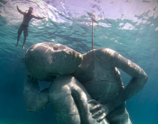 Jason deCaires Taylor, Ocean Atlas, underwater sculpture, art, bahamas art, B.R.E.E.F, Bahamas Reef Environment Educational Foundation, ocean life, ocean initiatives, underwater sculpture garden, Sir Nicholas Nuttall, stressed natural reef, ocean reefs, coral reef protection