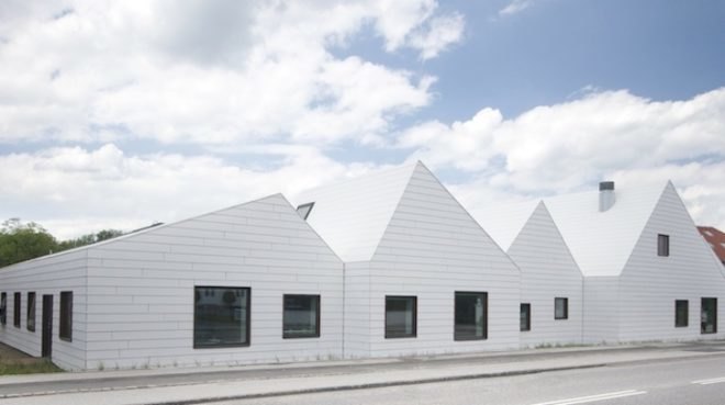 EFFEKT, Livsrum, cancer counseling center, hospital building, denmark, danish architecture, cancer center architecture, wellness buildings, fiber-cement boards, courtyards