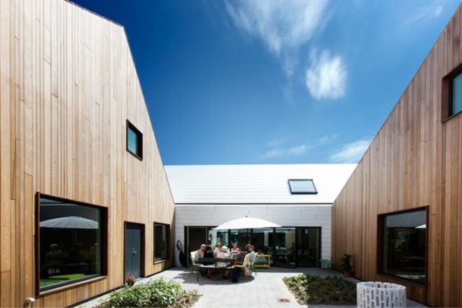 EFFEKT, Livsrum, cancer counseling center, hospital building, denmark, danish architecture, cancer center architecture, wellness buildings, fiber-cement boards, courtyards