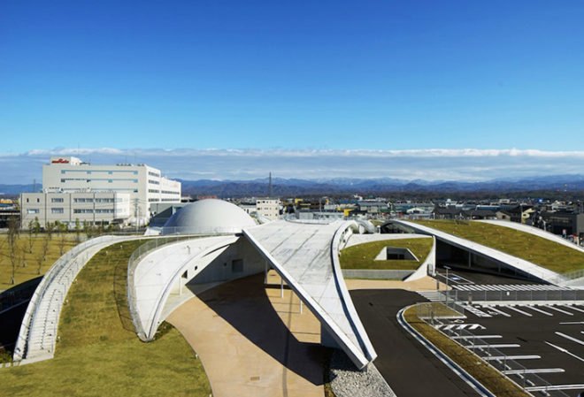 Urban Architecture Office, Mari Ito, Science Hills Komatsu, green museum, science museum, Japan, Japanese architecture, greenm roof, curvy building, rolling roof