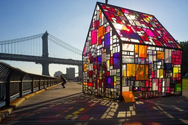 Tom Fruin, art, nyc art exhibition, brookyn bridge art installation, stained glass house, brookyn bridge park, glass installations, performance art
