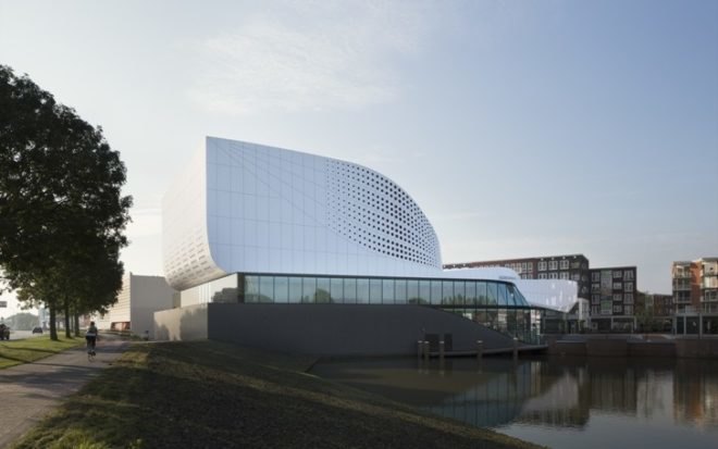 UNStudio, Theatre de Stoep, Spijkeniss, architecture, theater design, theater acoustics, urban design, dutch architecture, LED lighting