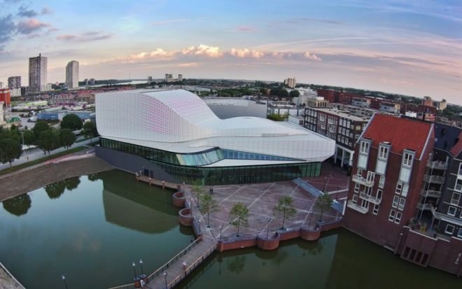 UNStudio, Theatre de Stoep, Spijkeniss, architecture, theater design, theater acoustics, urban design, dutch architecture, LED lighting