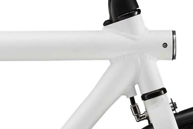 vanmoof, vanmoof b6 bicycle, inhabitat halloween contest, halloween, dynamo hub, phillips, inbuilt lighting, aluminum bicycle frame, moustache handlebars, inhabitat halloween costume contest, chain guard, bicycles, bike, bicycle, urban commuting, bicycle commuting