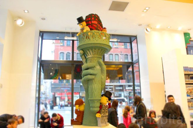 LEGO Statue of Liberty, LEGO, lego flatiron, lego flatiron store, lego store nyc, new lego store nyc, madison square park, madison square park lego