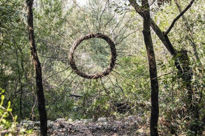 land art, spencer byles, forest sculptures, forest sculptures france, found materials, natural artwork