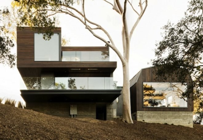 Oak Pass Guesthouse, barn, converted barn, Walker Workshop, fire-resistant timber, timber planks, concert hall, polished concrete, floor to ceiling windows, floor to ceiling glass, natural light, contemporary home, guesthouse, beverley hills, los angeles,