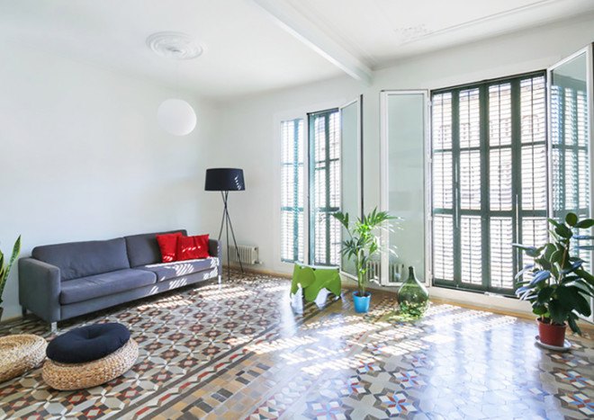 Nook Architects, Barcelona, renovation, green renovation, apartment renovation, flexible space, wooden walls, modular spaces, mosaic tiles, mosaic floors, adaptation, interior design, traditional floors