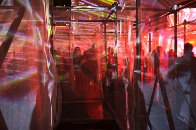 Nuit Blanche, Toronto, Scotiabank, AMAZE, multi sensory, temporary maze, labyrinth, maze, Marcos Zotes, UNSTABLE, light show, shadows, lights, modular system, prefab, scaffolding, fabric, urban space, downtown Toronto