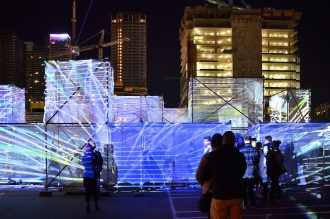 Nuit Blanche, Toronto, Scotiabank, AMAZE, multi sensory, temporary maze, labyrinth, maze, Marcos Zotes, UNSTABLE, light show, shadows, lights, modular system, prefab, scaffolding, fabric, urban space, downtown Toronto