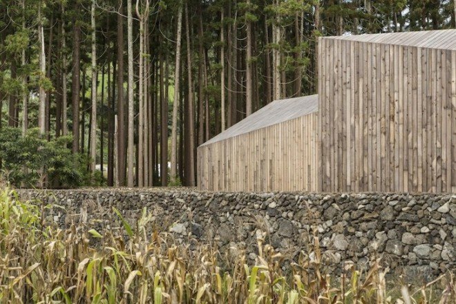Portugal, M-Arquitectos, rural, bungalow, wooden cabin, cabin, timber-clad architecture, timber-clad, Azores, Seven Cities, Sete Cidades, local construction techniques, local materials