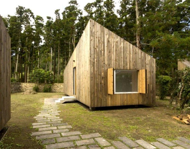 Portugal, M-Arquitectos, rural, bungalow, wooden cabin, cabin, timber-clad architecture, timber-clad, Azores, Seven Cities, Sete Cidades, local construction techniques, local materials