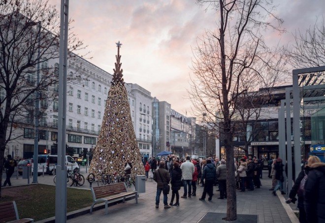 Charity Tree, Hungarian Interchurch Aid, Design Terminal, Hello Wood, Christmas tree, firewood, Budapest, timber installation, wood installation, Hungary, Philips, Philips Hungary,
