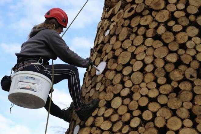 Charity Tree, Hungarian Interchurch Aid, Design Terminal, Hello Wood, Christmas tree, firewood, Budapest, timber installation, wood installation, Hungary, Philips, Philips Hungary,