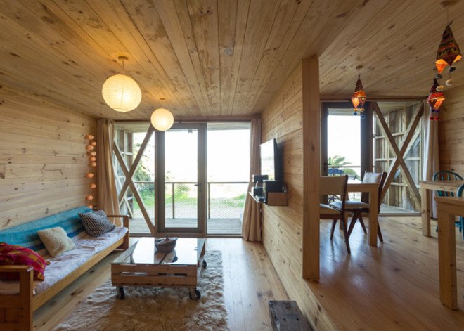 affordable retreat, affordable travel, wooden architecture, Chile, Chilean architects, affordable housing, Alejandro Soffia, Gabriel Rudolphy, seaside resort