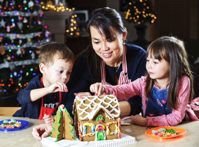 Christmas, christmas, xmas, holiday, holidays, christmas holiday, christmas holidays, xmas holidays, holiday season, budget, budget holiday, gingerbread house