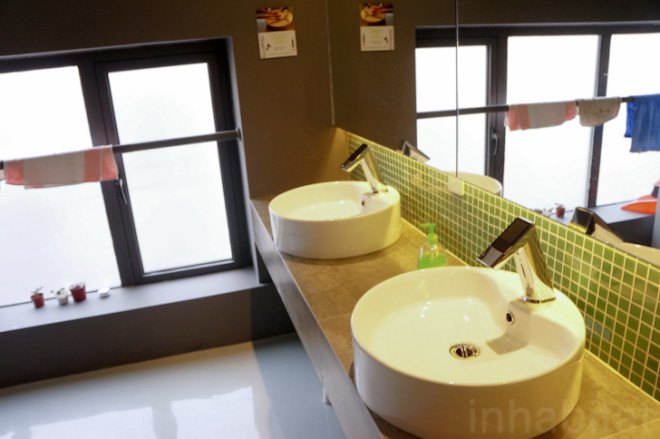 Gensler, Glumac, LEED v4 Platinum, LEED, Glumac Shanghai, Shanghai, China, sustainable shanghai, lbc, living building challenge, living building challenge full petal, lbc full petal, net zero water, net zero carbon, net zero energy, GIGA, Shimizu, LED, sustainable design, sustainable interior, sustainable architecture