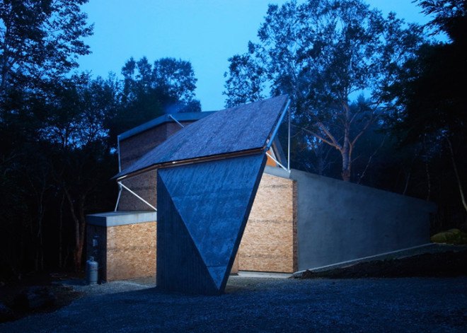 Double Negatives Architecture, Japan, Japanese architecture, OSB boards, concrete house, concrete home, mountain home, chipboard house, residential architecture, angular roof, Nagano house, forest house