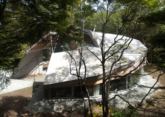 Double Negatives Architecture, Japan, Japanese architecture, OSB boards, concrete house, concrete home, mountain home, chipboard house, residential architecture, angular roof, Nagano house, forest house