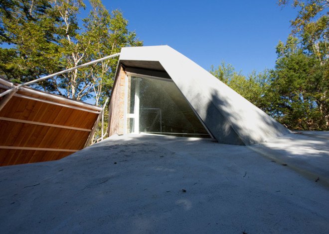Double Negatives Architecture, Japan, Japanese architecture, OSB boards, concrete house, concrete home, mountain home, chipboard house, residential architecture, angular roof, Nagano house, forest house