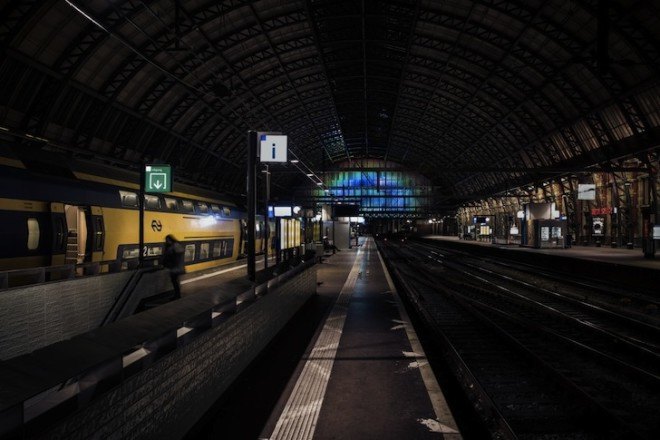 Daan Roosegaarde, Amsterdam Central Station, art installation, liquid crystal technology, projected light, rainbow, UNESCO Year of the Light, Year of the Light, Rainbow Station, Amsterdam,