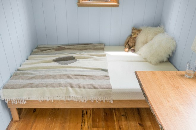 Shepherd Hut, Gute, tiny homes, tiny mobile homes, mobile homes, guest house, hardwood, dutch style doors, solar panel, off grid, space saving furniture, prefab home, modular furniture