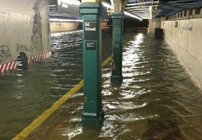 hurricane sandy, new york city, public transit, metropolitain transit authority, public transit suspended, subway flooding, 1 train, metro north flooded, LIRR Yards flooding, airports closed, regional transit, communter tunnels, hurricane damage, hurricane safety, hurricane travel, frankenstorm