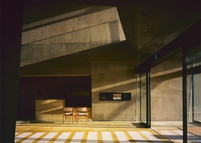 Eco Thon Chapel, chapel, Japan, Japanese architects, concrete architecture, Ryuichi Ashizawa, zigzagging facade, glass facade, artificial pond