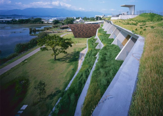 Eco Thon Chapel, chapel, Japan, Japanese architects, concrete architecture, Ryuichi Ashizawa, zigzagging facade, glass facade, artificial pond