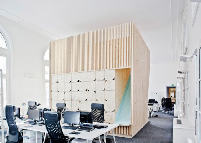 Estelle Vincent, Ekimetrics, Paris office building, Paris, green renovation, office renovation, wooden structure, wooden installation, marketing agency, meeting space, office